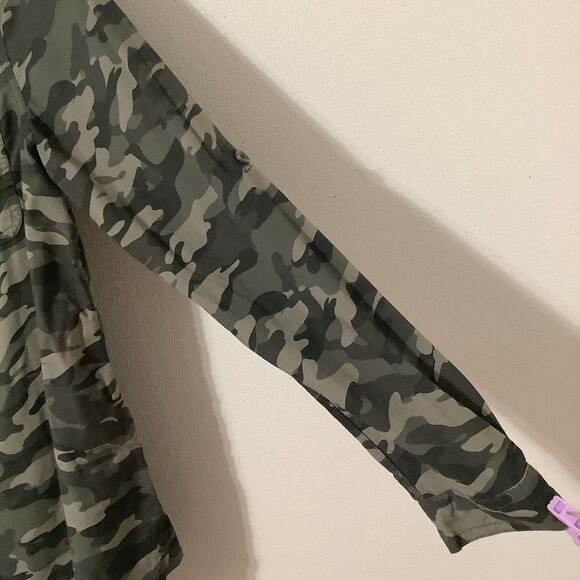 BeachLunchLounge Military Green Gorpcore Camouflage Grunge Button Down Blouse XS - Picture 3 of 12
